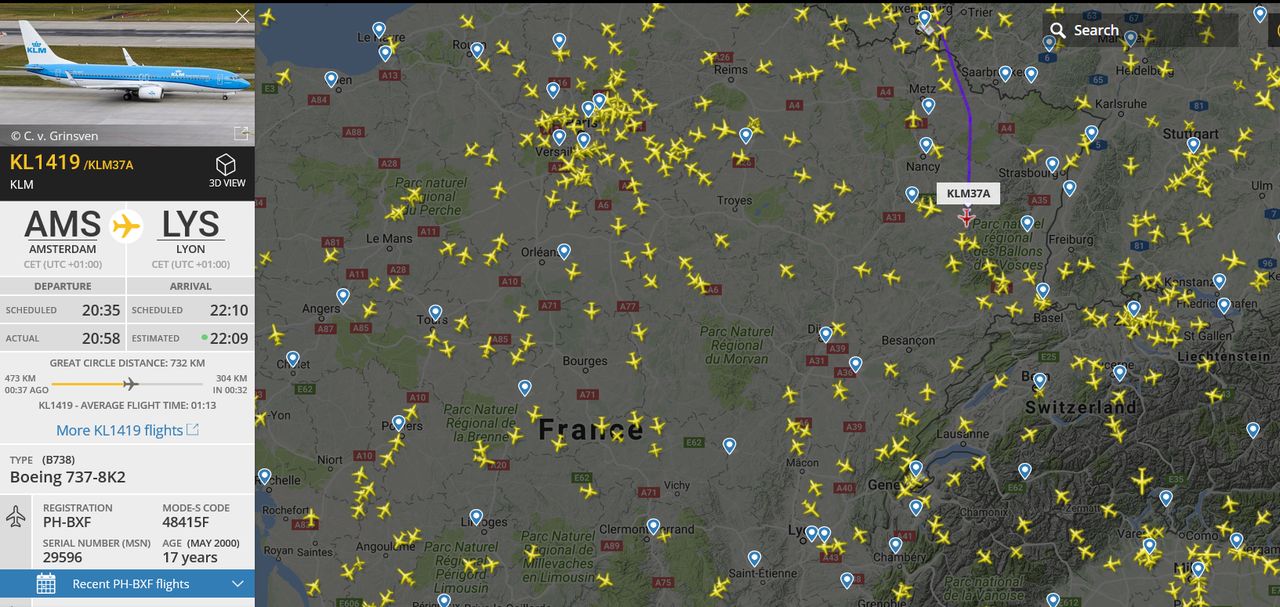 photo 2018-03-09 21_36_57-flight tracker _ flightradar24 _ track planes in real-time